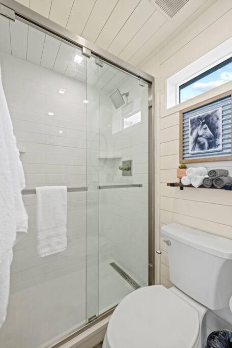 New The Perry Cozy Container Home Fredericksburg Exteriér fotografie