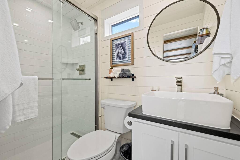 New The Perry Cozy Container Home Fredericksburg Exteriér fotografie
